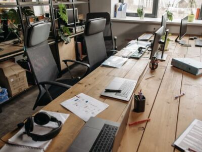 Slimme laptopkeuze voor een opgeruimde werkplek thuis